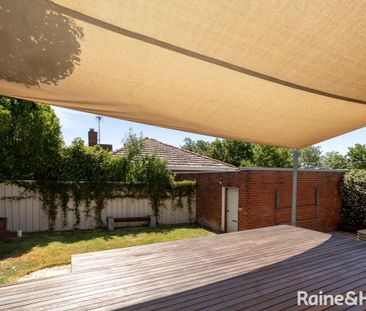 SPACIOUS FAMILY LIVING - Photo 3