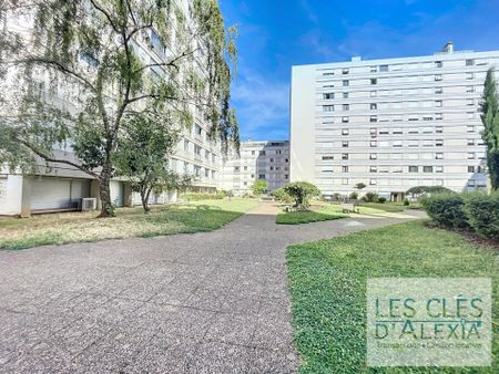 Location Appartement 2 pièces 44m² LYON 7ème - Photo 3