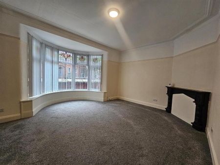 1 Glandore Gardens, Belfast, BT15 3FF - Photo 2