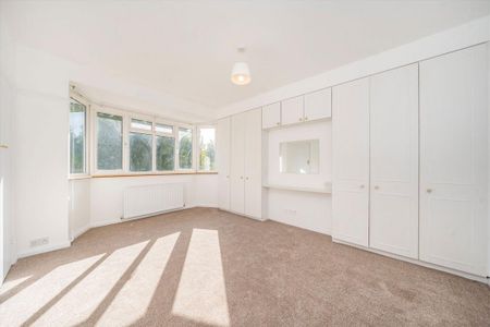 4 bedroom semi-detached house to rent - Photo 4