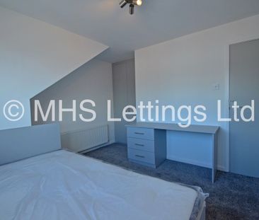 4 Bedroom Mid Terraced House for rent in Hessle Terrace - Photo 6