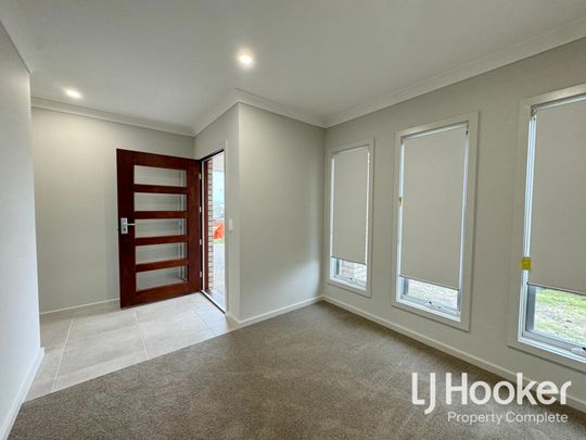 Ducted Air Conditioning - Stylish & Modern - Move In & Entertain Here this Christmas! - Photo 1