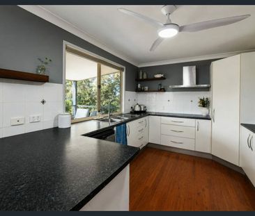 SPACIOUS 3 BEDROOM UPSTAIRS RENTAL – UTILITIES INCLUDED - Photo 6