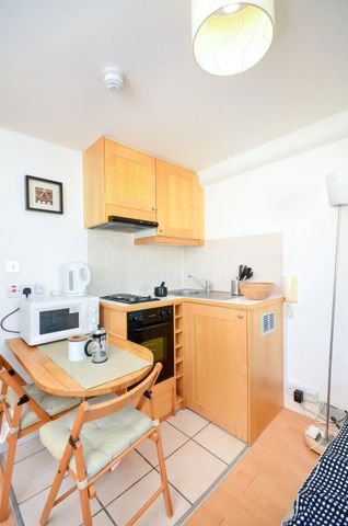 Flat 14 Belgrave Road, Pimlico SW1V 2BL - Photo 2