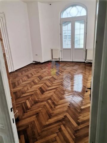 Casa Demisol si parter, 4 camere, ULTRACENTRAL - Photo 2