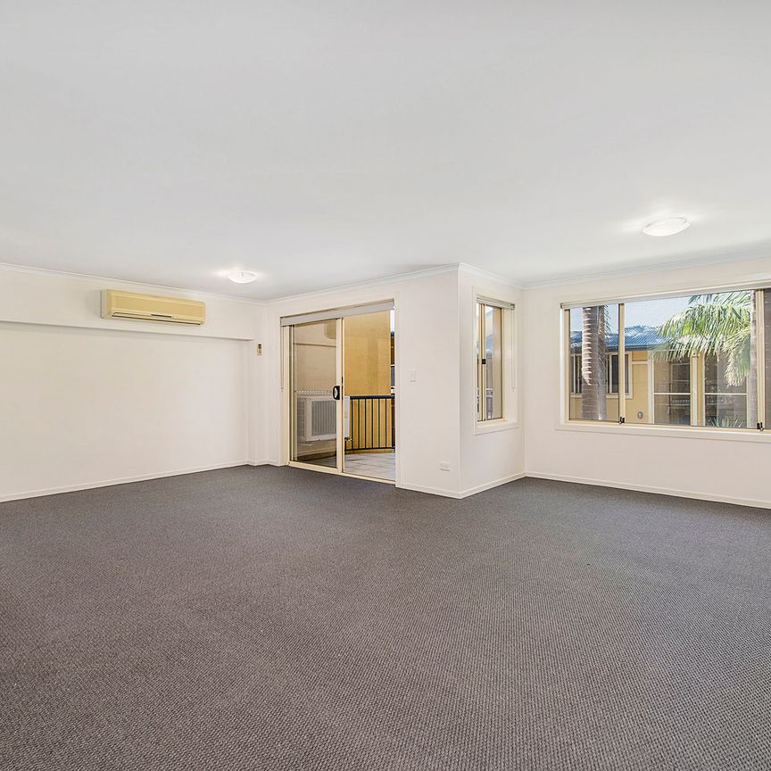 23/216 Matthew Flinders Drive - Photo 1