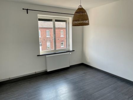 Mooi huis met 3 slaapkamers, volledig gerenoveerd - Photo 5