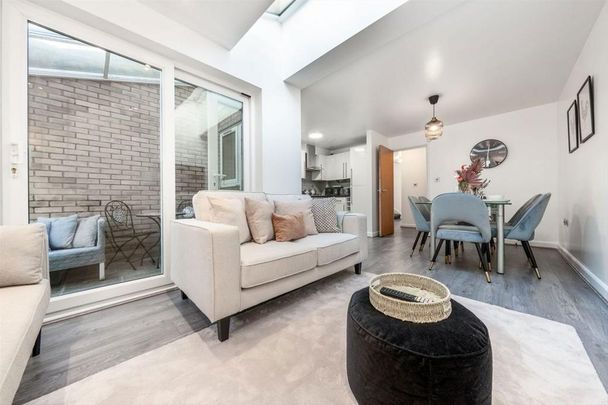 3 bedroom terraced house to rent - Photo 1