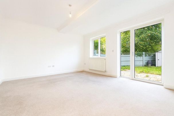 1 bedroom end of terrace house to rent - Photo 1