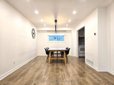 For Lease - 897 Caldwell Street, Newmarket, Ontario - Photo 5