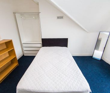 Derwentwater Terrace, Headingley, Leeds - Photo 3