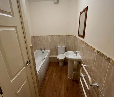 2 bedroom apartment to rent - Photo 4