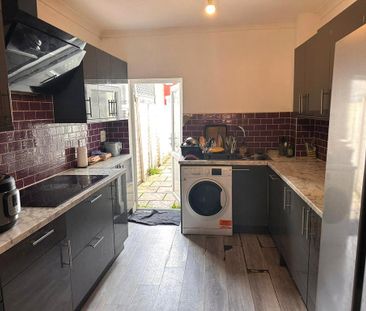 House share to rent - Photo 3