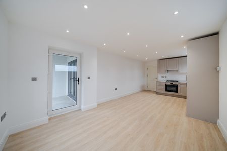 2 Bed Flat, West Hill, CR2 - Photo 4