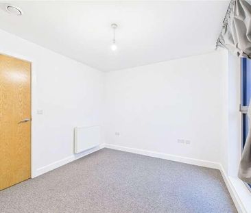 Cromwell Road, Redhill, Surrey, RH1 - Photo 3