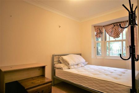 3 bedroom terraced house to rent - Photo 4