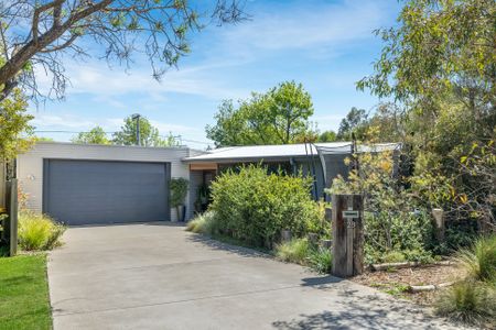 Light-Filled Modern Garden Residence! - Photo 3