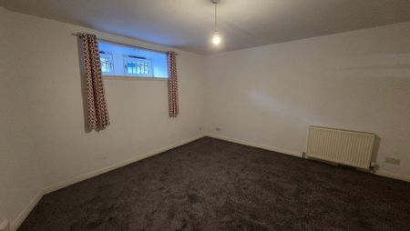 2 bedroom ground floor flat to rent - Photo 5