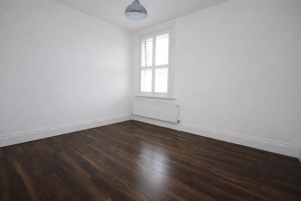 Bensham Lane, Thornton Heath, CR7 7EN - Photo 1