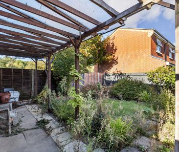 3 bedroom semi-detached house to rent - Photo 5