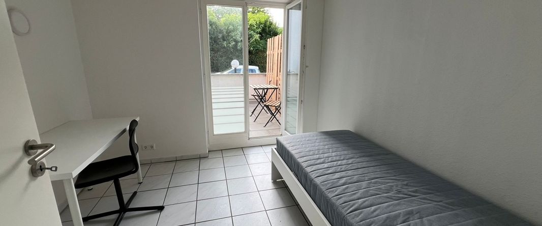Wohngemeinschaft, Zimmer im Erdgeschoss mit Terrasse zu vermieten - Foto 1