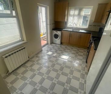 House share to rent - Photo 4