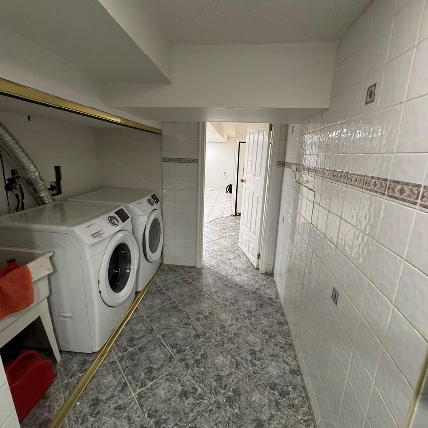 For Lease - 16 Bridgenorth Crescent, Toronto, Ontario - Photo 1