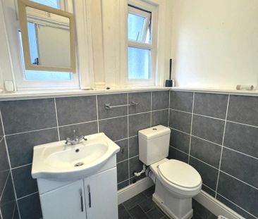 4 bedroom flat to rent - Photo 6