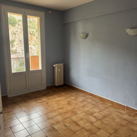 Location Appartement 3 pièces 51m² VILLEFRANCHE SUR MER 06230 - Photo 3