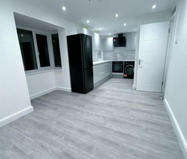 1 Bedroom Apartment - Purpose Built To Let - Photo 4