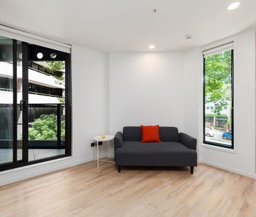 Fully furnished, overlooking treelined street - Photo 6