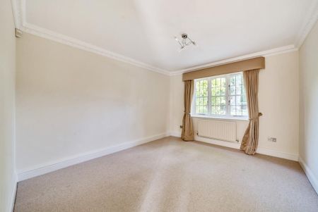 5 bedroom detached house to rent - Photo 4