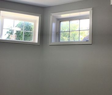 For Lease - 17 Dunsmore Lane, Barrie, Ontario - Photo 3