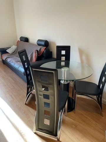 2 Bed Flat, Peel Mills, LS27 - Photo 2