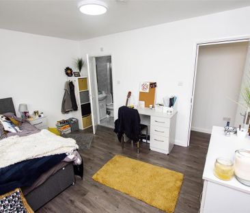 6 bedroom house to rent - Photo 4