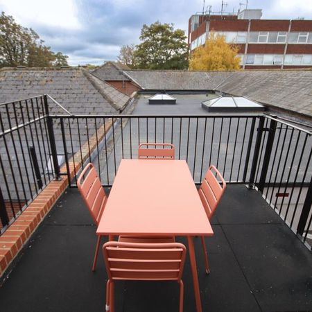 1 bedroom in a house share to rent - Photo 4