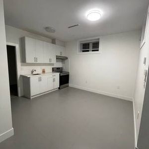 1 bedroom basement suite - Photo 2