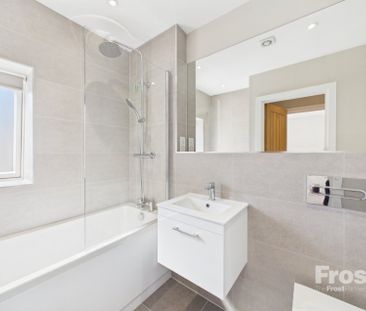 The Courtyard, 73a High Street,SL1 - Photo 4