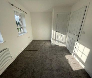 2 bedroom semi-detached house to rent - Photo 2