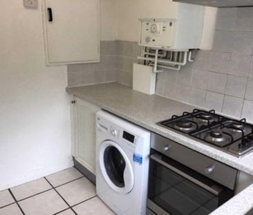 3 bedroom semi-detached house to rent - Photo 6