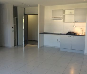 Location Appartement 3 pièces 61m² - Photo 2