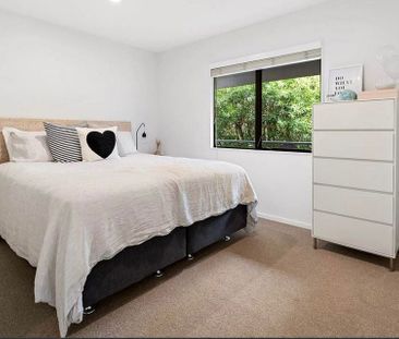 3-Bedroom Home – Fully Fenced (Pets allowed) - Photo 5