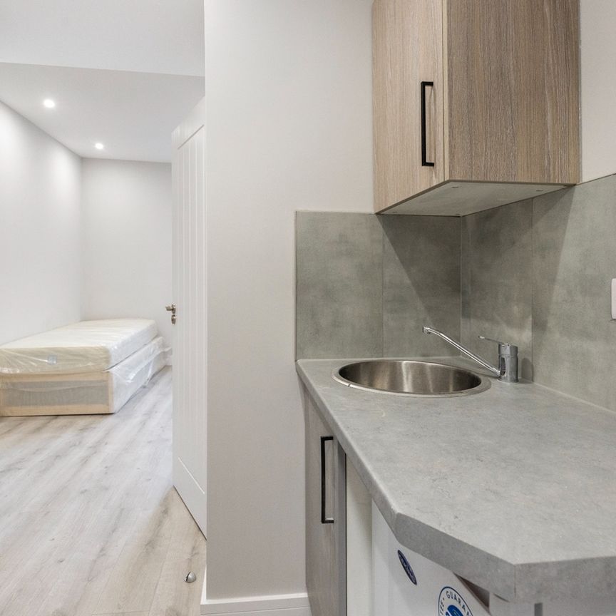 Studio Flat, Grafton Road, NW5 - Photo 1