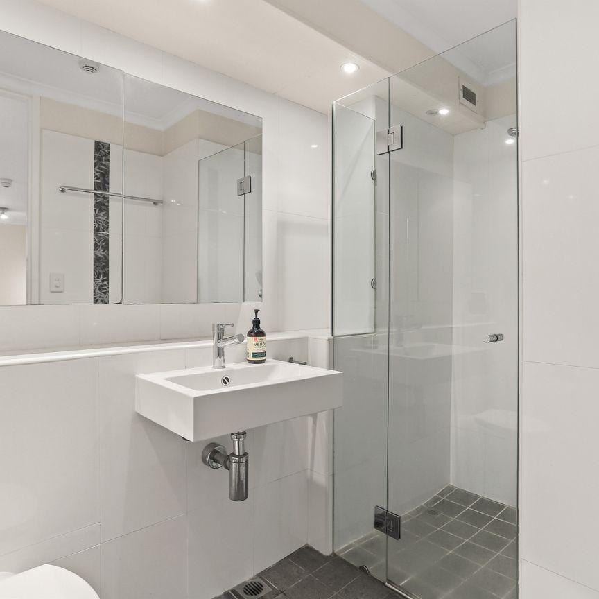 30/90 Blues Point Road, McMahons Point NSW 2060 - Apartment For Rent | Domain - Photo 1