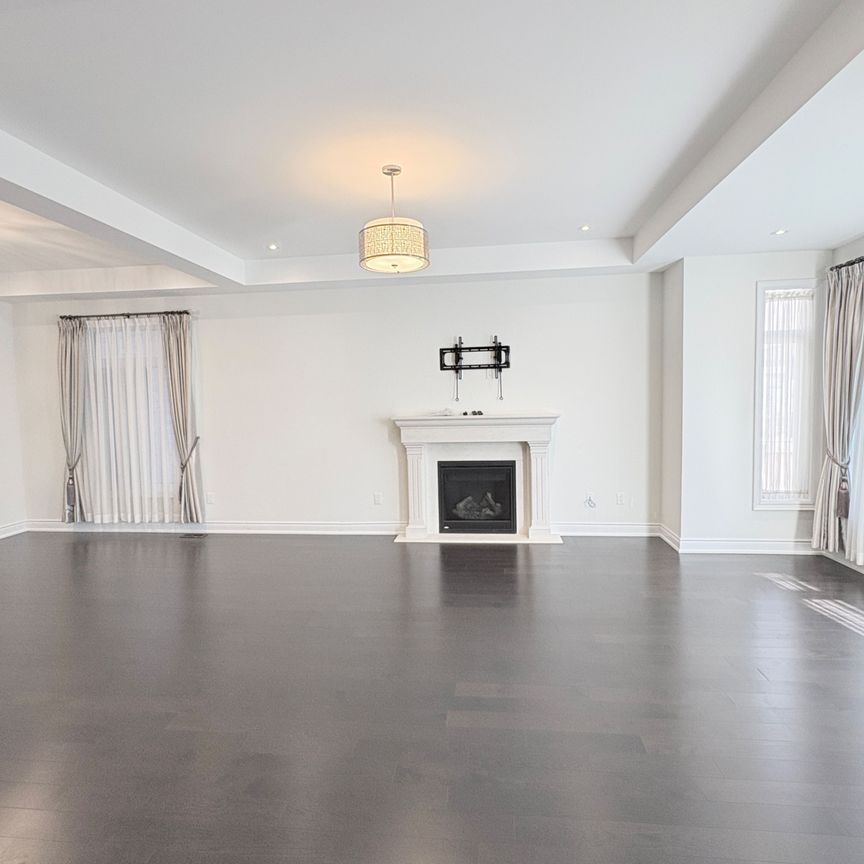 For Lease - 96 Threshing Mill Boulevard, Oakville, Ontario - Photo 1