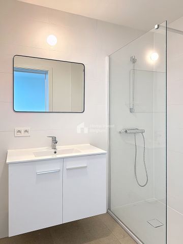 Beautiful 3-bedroom apartment with terrace in a new building - Photo 4