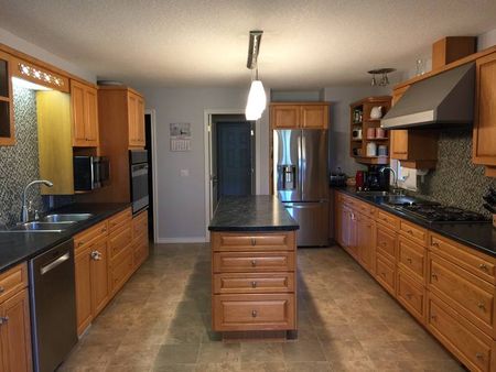 Private Lake Country House with Views - Photo 5