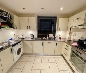 3 bedroom apartment to rent - Photo 6