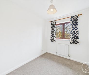 2 bedroom semi-detached house to rent - Photo 5