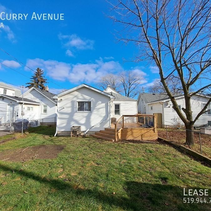 2 Bed 1 Bath Single Family Home w Off Street Parking and Fenced in Yard!! - Photo 1